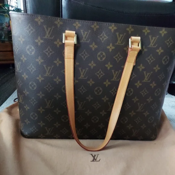 Louis Vuitton Monogram Luco Tote - Picture 2 of 16